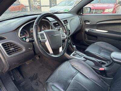 2011 Chrysler 200 Series Limited Hardtop Convertible   - Photo 10 - Millstadt, IL 62260