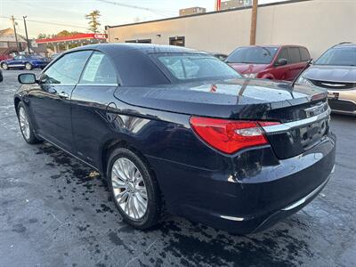 2011 Chrysler 200 Series Limited Hardtop Convertible   - Photo 5 - Millstadt, IL 62260