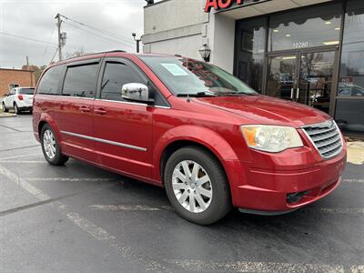 2010 Chrysler Town & Country Touring   - Photo 2 - Fairview Heights, IL 62208