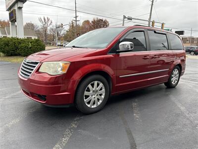 2010 Chrysler Town & Country Touring   - Photo 3 - Fairview Heights, IL 62208