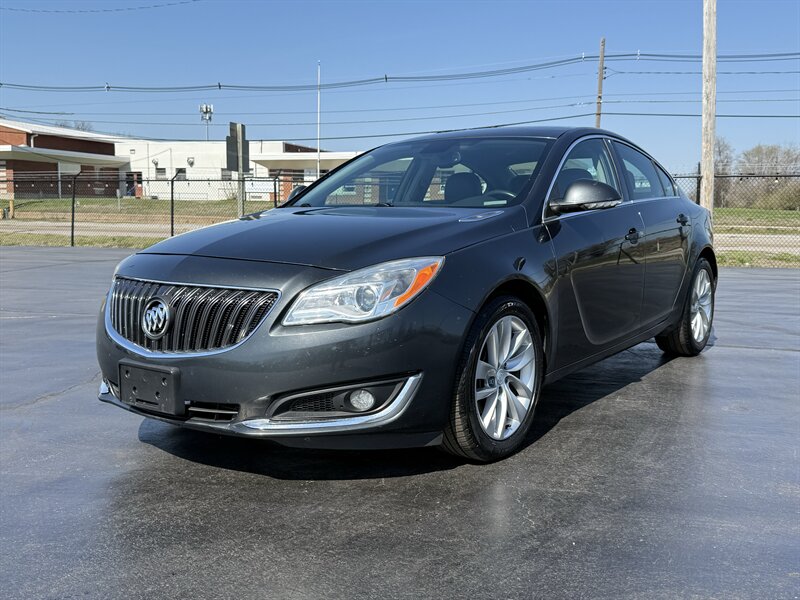 2016 Buick Regal   - Photo 1 - Cahokia, IL 62206