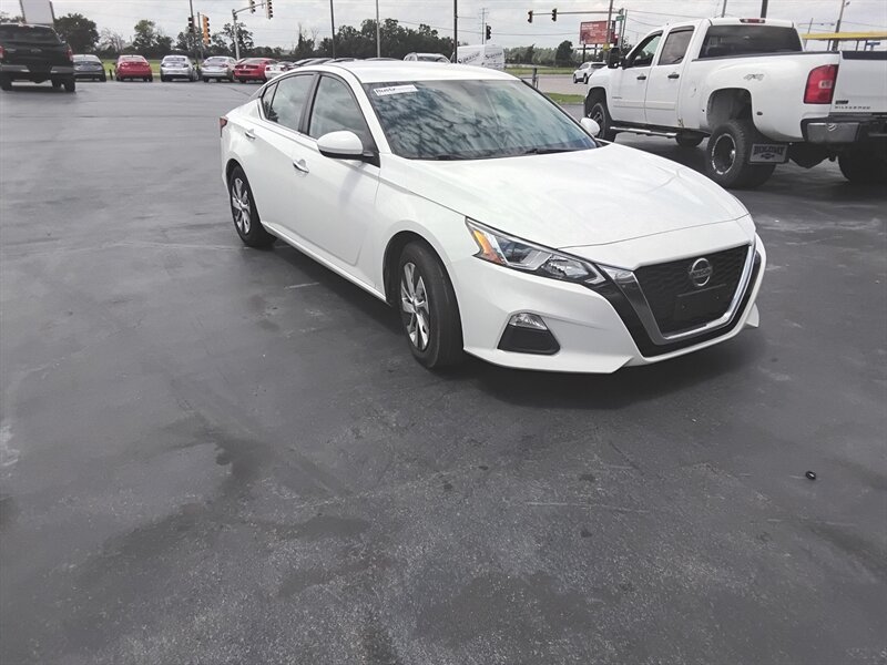 2019 Nissan Altima 2.5 S   - Photo 1 - Cahokia, IL 62206