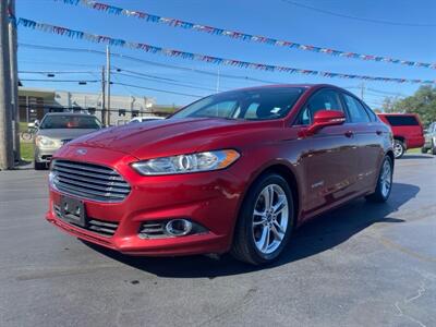 2016 Ford Fusion Hybrid SE   - Photo 1 - Cahokia, IL 62206