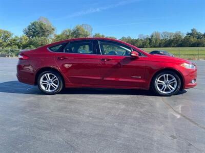 2016 Ford Fusion Hybrid SE   - Photo 4 - Cahokia, IL 62206