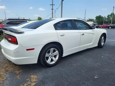 2013 Dodge Charger SE   - Photo 3 - Belleville, IL 62223