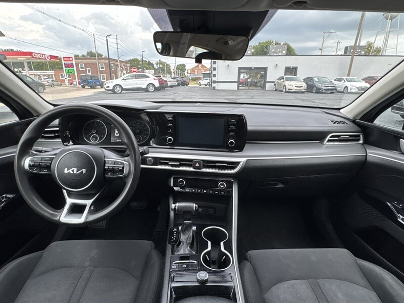2022 Kia K5 LXS - Photo 10 - Millstadt, IL 62260