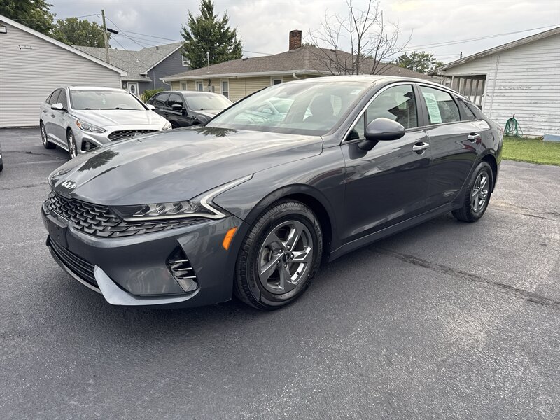2022 Kia K5 LXS   - Photo 1 - Millstadt, IL 62260