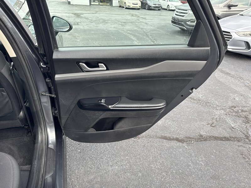 2022 Kia K5 LXS - Photo 18 - Millstadt, IL 62260
