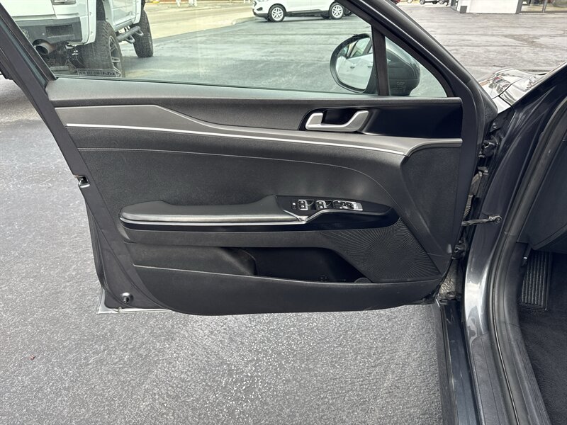 2022 Kia K5 LXS - Photo 12 - Millstadt, IL 62260