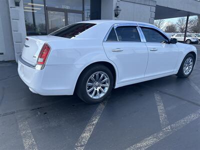 2011 Chrysler 300 Series Limited   - Photo 4 - Fairview Heights, IL 62208