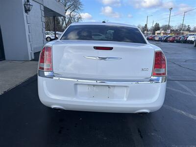 2011 Chrysler 300 Series Limited   - Photo 7 - Fairview Heights, IL 62208