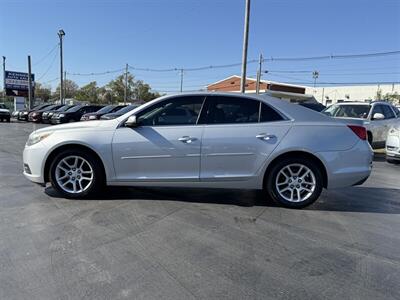 2015 Chevrolet Malibu LT   - Photo 2 - Cahokia, IL 62206