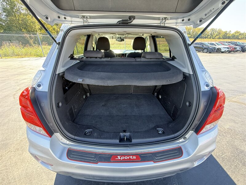 2020 Chevrolet Trax LS - Photo 16 - Cahokia, IL 62206