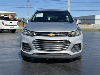 2020 Chevrolet Trax LS - Photo 1 - Cahokia, IL 62206