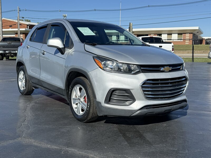 2020 Chevrolet Trax LS - Photo 4 - Cahokia, IL 62206