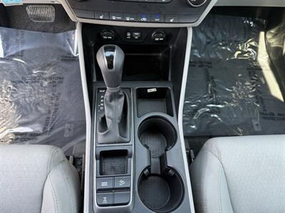 2018 Hyundai TUCSON SE - Photo 14 - Cahokia, IL 62206
