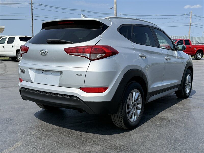 2018 Hyundai TUCSON SE - Photo 8 - Cahokia, IL 62206