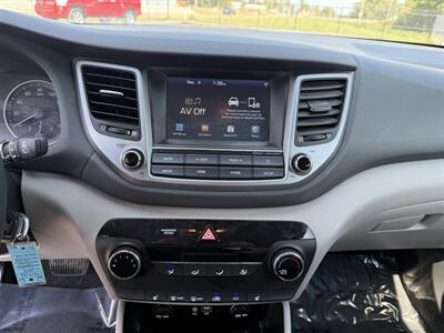 2018 Hyundai TUCSON SE - Photo 13 - Cahokia, IL 62206