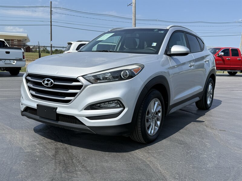2018 Hyundai TUCSON SE   - Photo 1 - Cahokia, IL 62206
