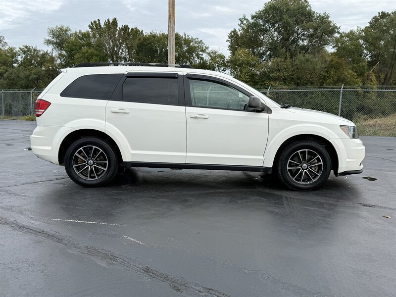 2018 Dodge Journey SE - Photo 4 - Cahokia, IL 62206