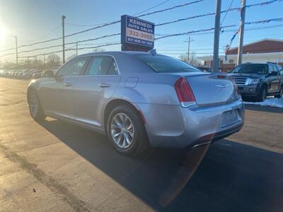 2016 Chrysler 300 Series Limited   - Photo 3 - Cahokia, IL 62206