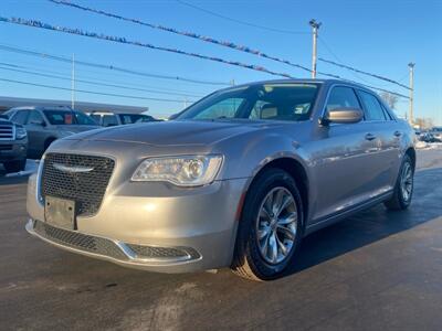 2016 Chrysler 300 Series Limited   - Photo 1 - Cahokia, IL 62206