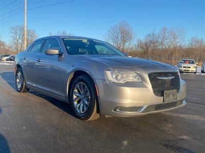 2016 Chrysler 300 Series Limited   - Photo 6 - Cahokia, IL 62206