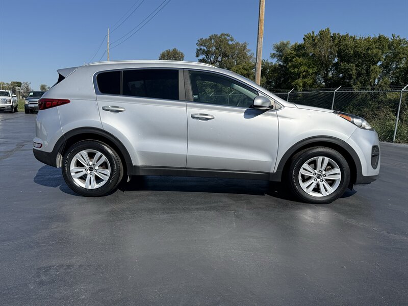 2017 Kia Sportage LX - Photo 4 - Cahokia, IL 62206