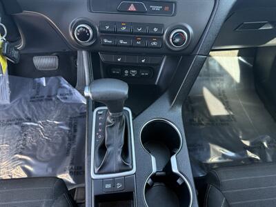 2017 Kia Sportage LX - Photo 12 - Cahokia, IL 62206