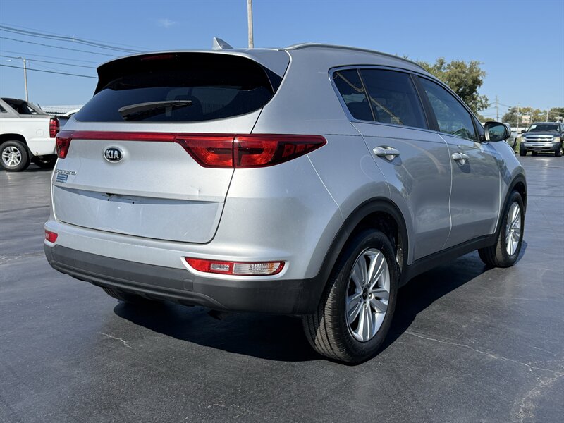 2017 Kia Sportage LX - Photo 7 - Cahokia, IL 62206