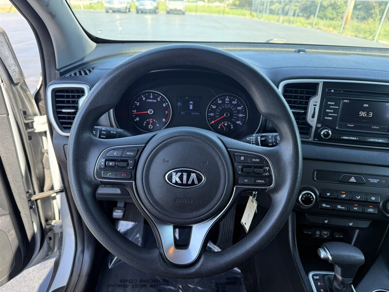 2017 Kia Sportage LX - Photo 11 - Cahokia, IL 62206
