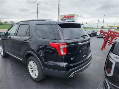 2017 Ford Explorer XLT   - Photo 3 - Cahokia, IL 62206