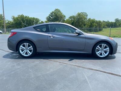 2010 Hyundai Genesis Coupe 3.8L   - Photo 4 - Cahokia, IL 62206