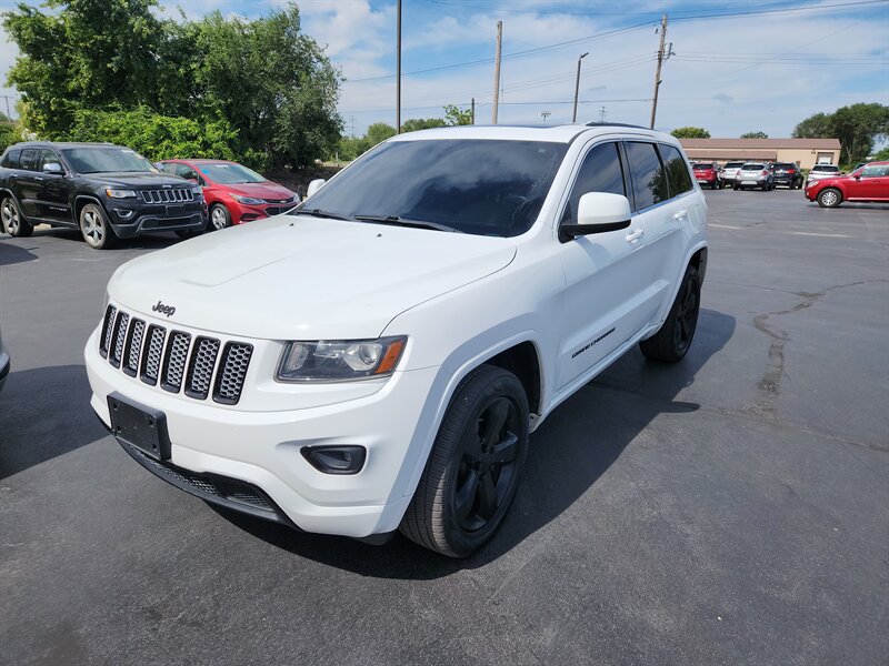 2015 Jeep Grand Cherokee Altitude - Photo 1 - Cahokia, IL 62206