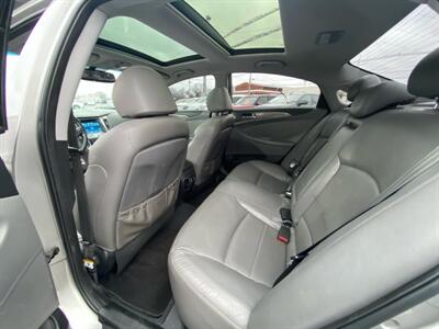 2011 Hyundai SONATA Hybrid   - Photo 10 - Cahokia, IL 62206