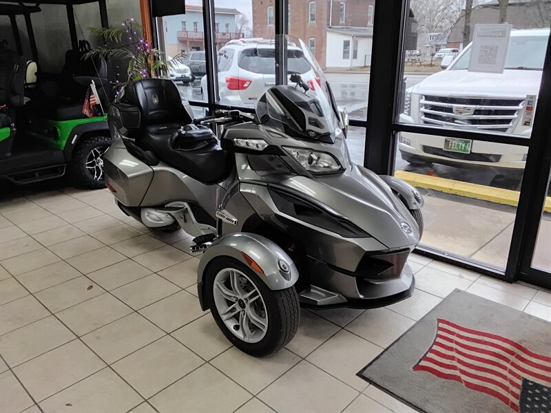 2011 can am Spyder rt   - Photo 1 - Freeburg, IL 62243