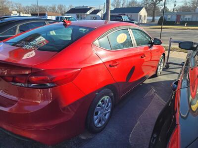 2017 Hyundai ELANTRA SE   - Photo 5 - Belleville, IL 62226