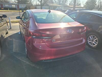 2017 Hyundai ELANTRA SE   - Photo 4 - Belleville, IL 62226