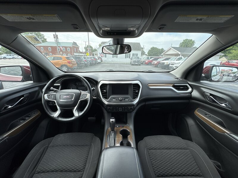 2017 GMC Acadia SLE-1 - Photo 10 - Millstadt, IL 62260