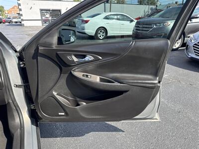2018 Chevrolet Malibu LT - Photo 14 - Millstadt, IL 62260
