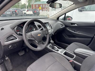 2017 Chevrolet Cruze LT Auto - Photo 8 - Millstadt, IL 62260