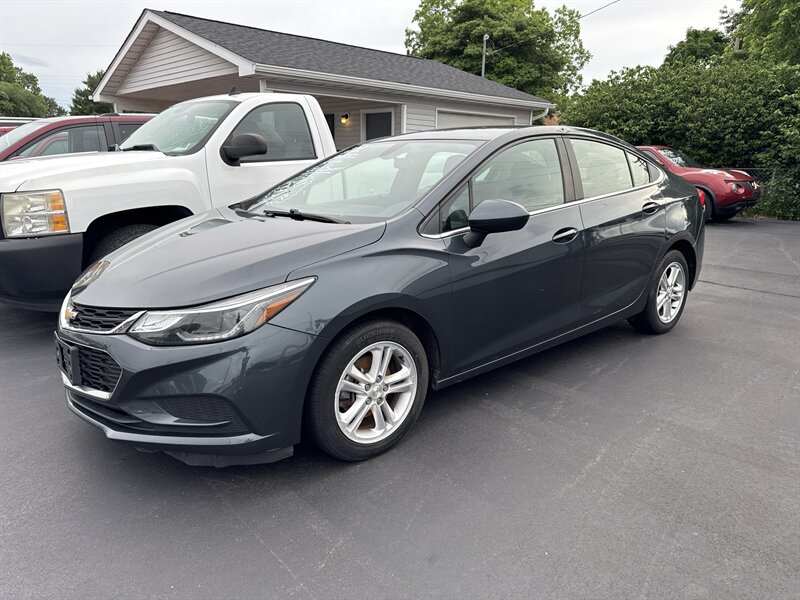 2017 Chevrolet Cruze LT Auto   - Photo 1 - Millstadt, IL 62260