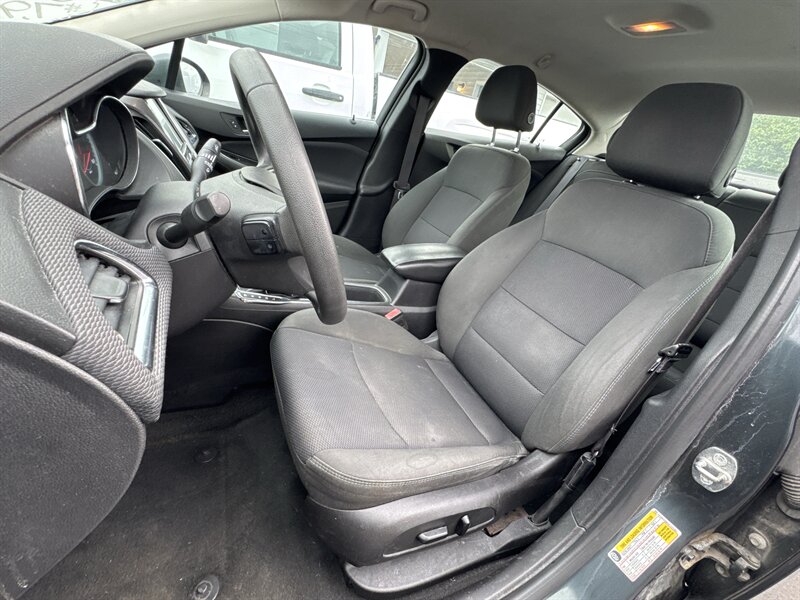 2017 Chevrolet Cruze LT Auto - Photo 9 - Millstadt, IL 62260