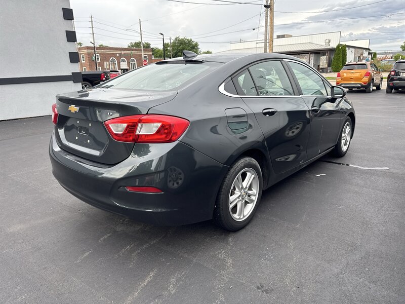 2017 Chevrolet Cruze LT Auto - Photo 3 - Millstadt, IL 62260