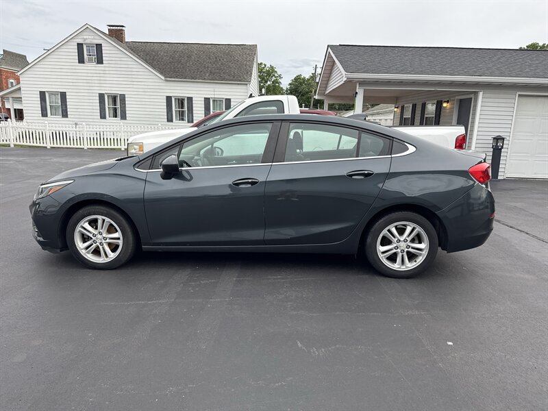 2017 Chevrolet Cruze LT Auto - Photo 5 - Millstadt, IL 62260