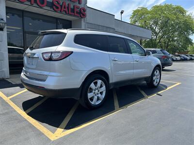 2016 Chevrolet Traverse LT - Photo 4 - Fairview Heights, IL 62208