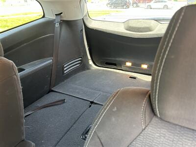 2016 Chevrolet Traverse LT - Photo 10 - Fairview Heights, IL 62208