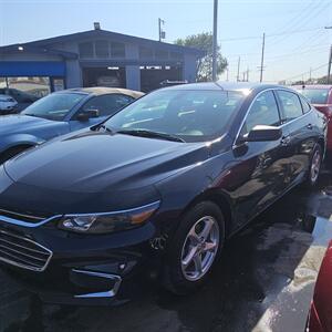 2017 Chevrolet Malibu LS   - Photo 6 - Belleville, IL 62223