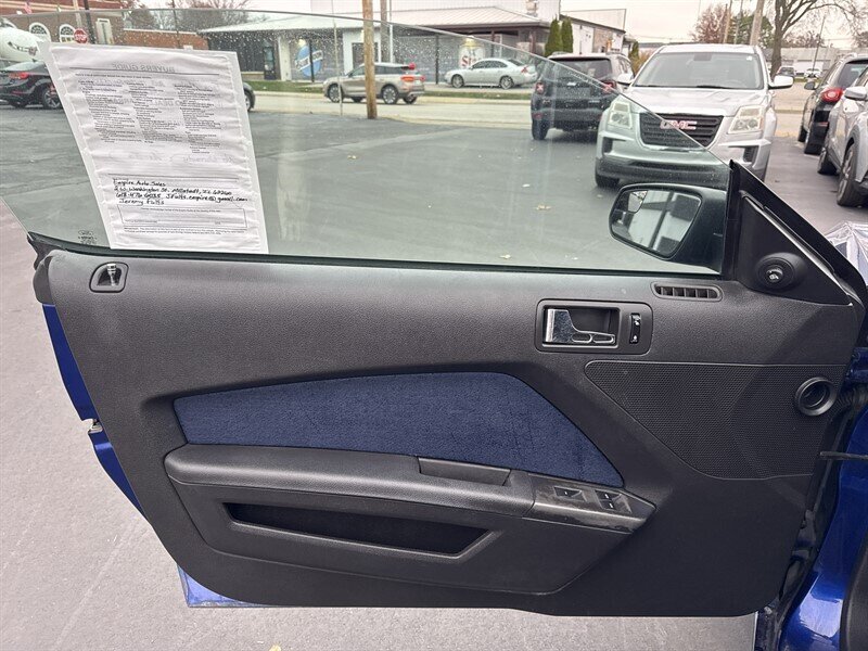 2013 Ford Mustang V6 - Photo 14 - Millstadt, IL 62260