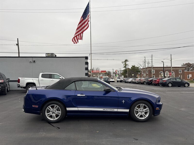 2013 Ford Mustang V6 - Photo 6 - Millstadt, IL 62260